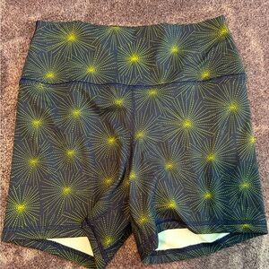 Fleo! Size medium, True High Rise 4” inseam